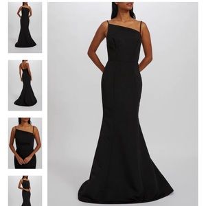 ISO!! Please comment if you’re selling this dress in Black.